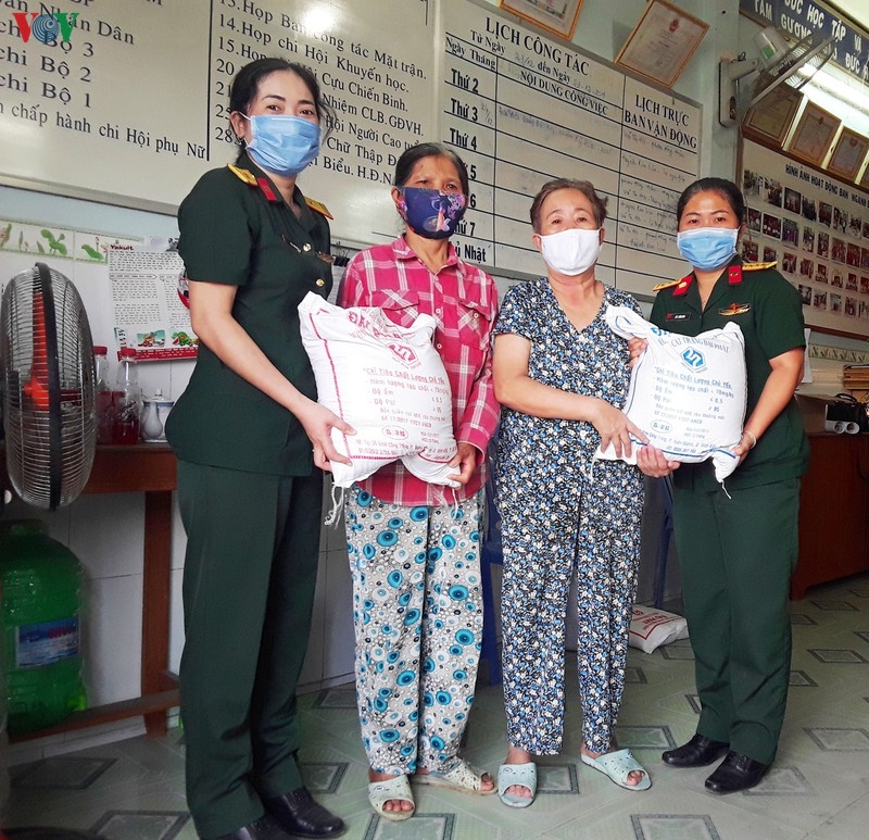 Các cấp Hội phụ nữ Cần Thơ san sẻ khó khăn, cùng đẩy lùi dịch Covid-19